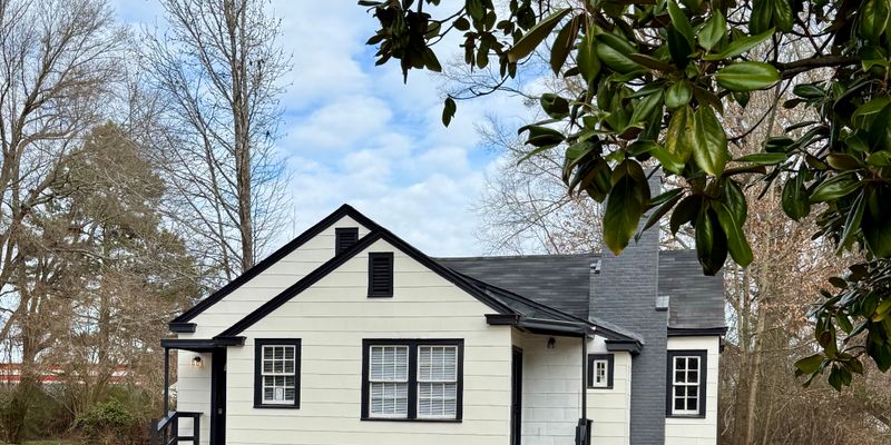 Columbus House: 135 King St