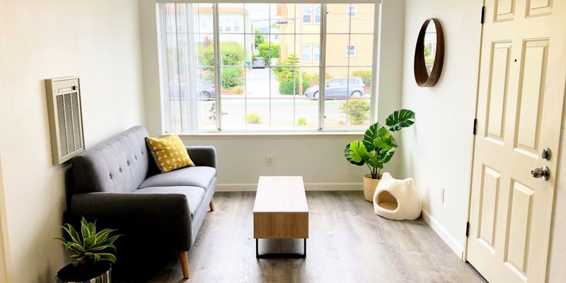 Oakland Apartment: 445 40th Street