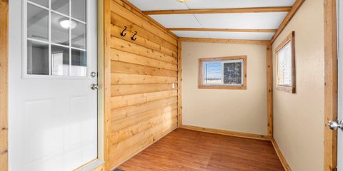 09-127 3037 Swan Lake Rd NE.jpg