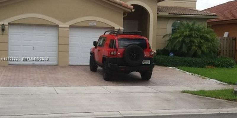 Doral House: 7903 NW 111th Ct #7903