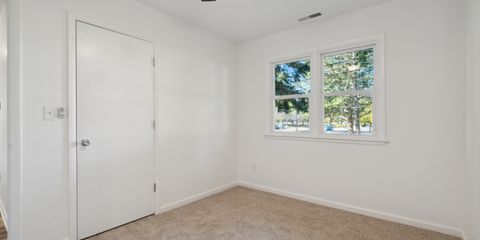 128 706 14th Ave.jpg
