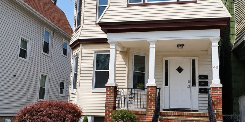 Bloomfield Apartment: 40 Olive St