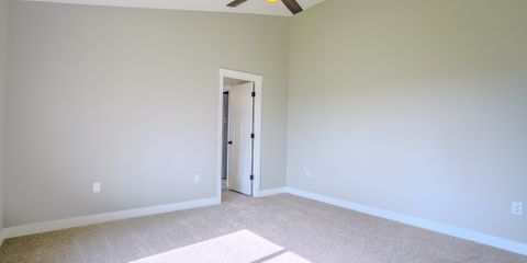 127KinsleyBedroom2.jpg
