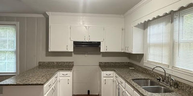 Adamsville House: 4116 Main St