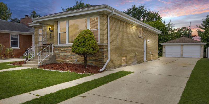 Westchester House: 1864 Buckingham Ave