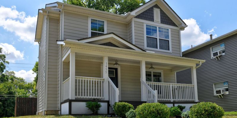 Columbus House: 1455 Franklin Ave