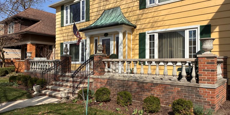 Findlay Apartment: 308 E Hardin St