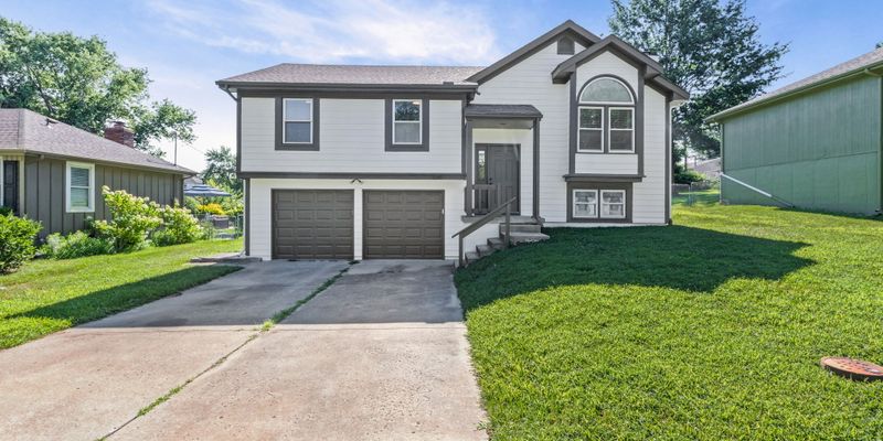 Belton House: 16209 Speaker Ave