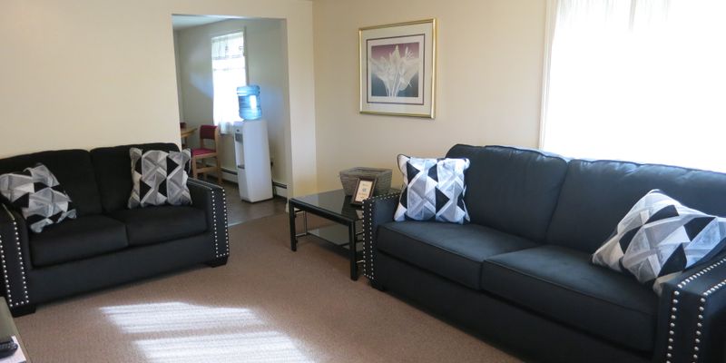 North Pole Apartment: 2066 Jackson St, #1