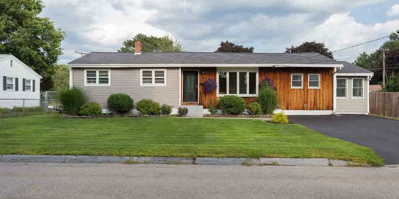 Portsmouth House: 39 Coakley Rd