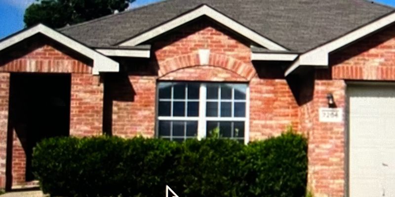 Arlington House: 7206 Lake Hawkins Dr