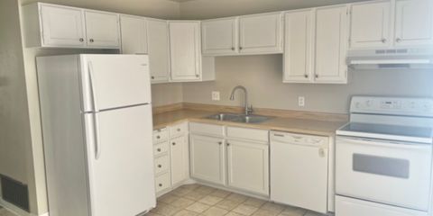 Kitchen 2.jpg