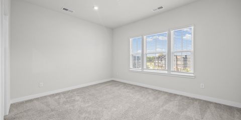 19-2833 Statesville Ave-19.jpg