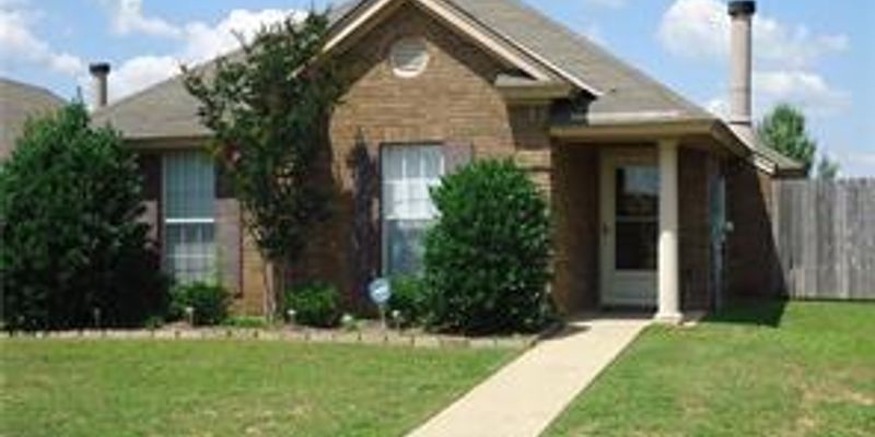 Montgomery House: 8845 Jamac Lane