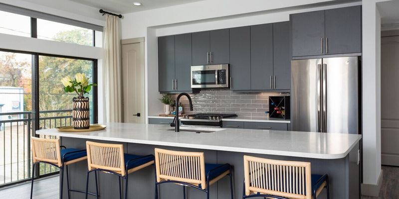 Houston Apartment: 2823 W 11th St