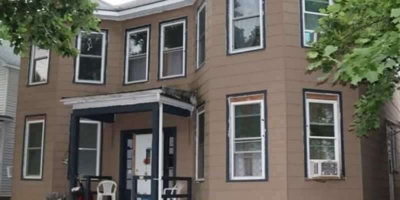 Fort Madison Apartment: 608 Avenue E