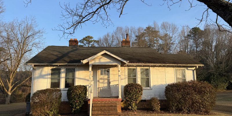 Greenville House: 14 Sulphur Springs Rd