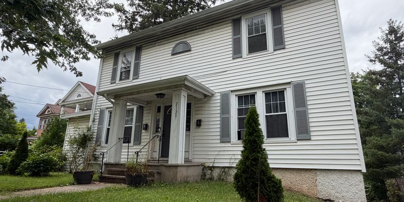 Syracuse Apartment: 2129 James St