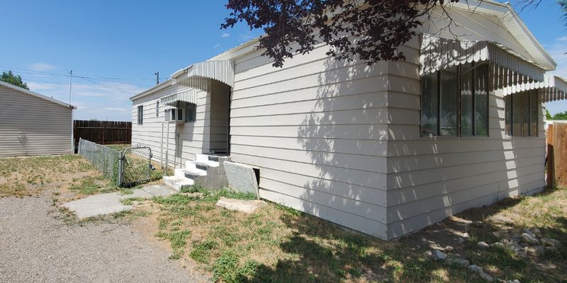 Heyburn House: 313 W Rocky Ln