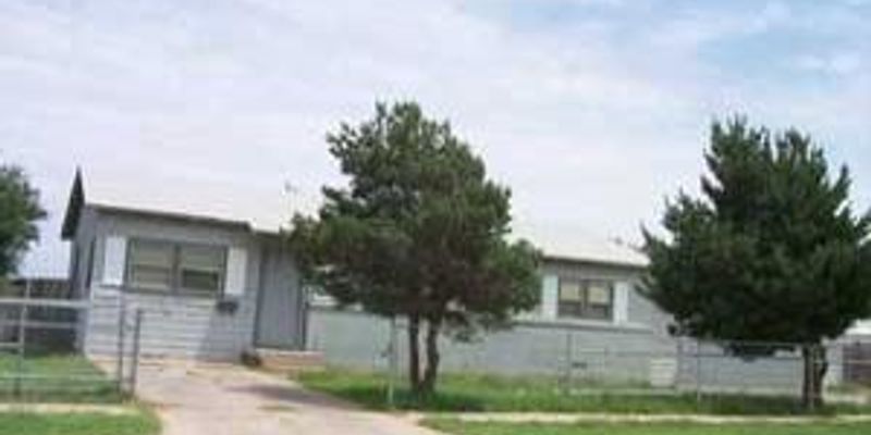 Amarillo House: 307 Ponderosa Lane