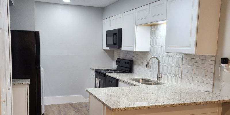 San Antonio House: 3243 Nacogdoches Rd