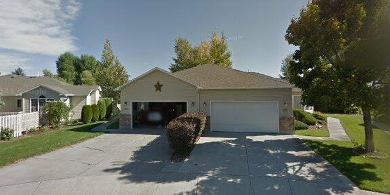Idaho Falls House: 945 Summerset Ct