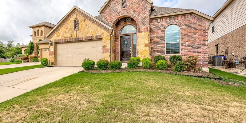 Cedar Park House: 521 Walsh Hill Trail