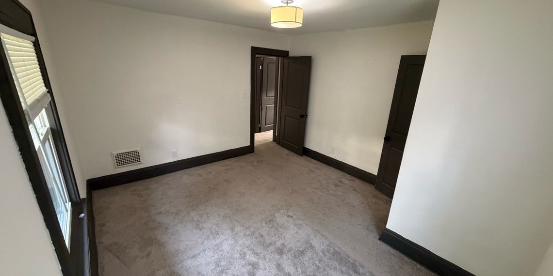 1130 Wilson Ave photo 22