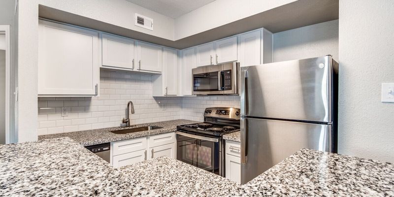 Houston Apartment: 6499 Bermuda Dunes Dr