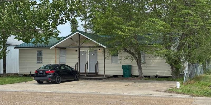 Sulphur House: 500 Willow Ave