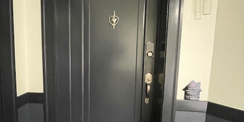 Chicago Apartment: 9210 S Loomis St