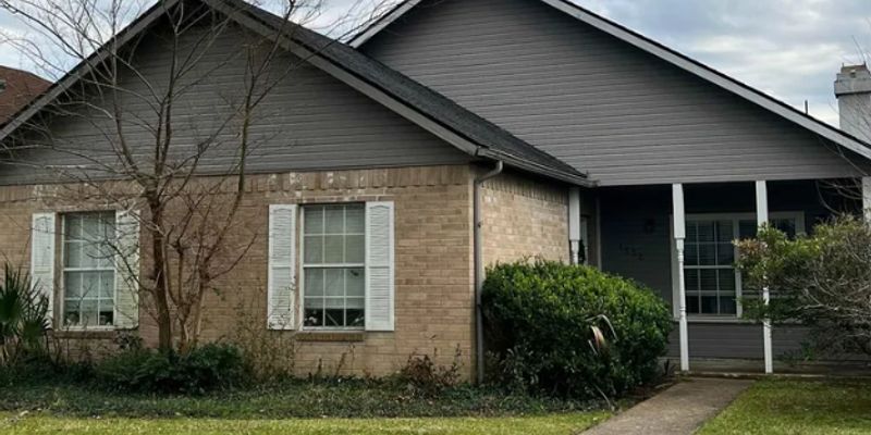 Beaumont House: 1532 Bryant Way