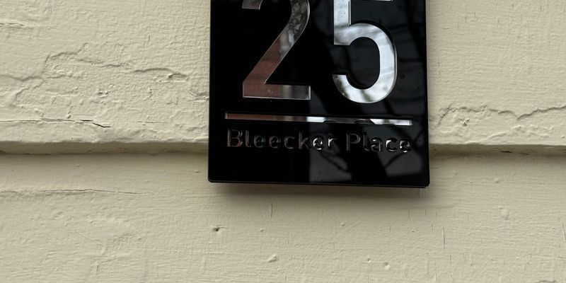 Albany Apartment: 25 BLEECKER PL