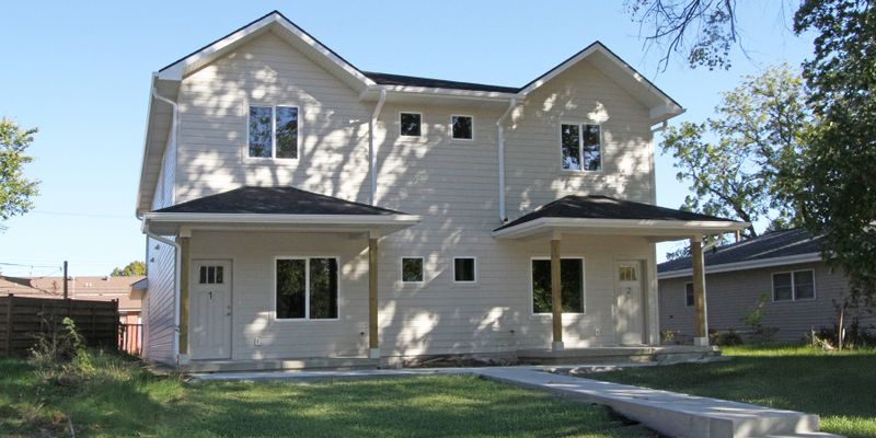 Lincoln Multiplex: 5226 Bancroft Ave