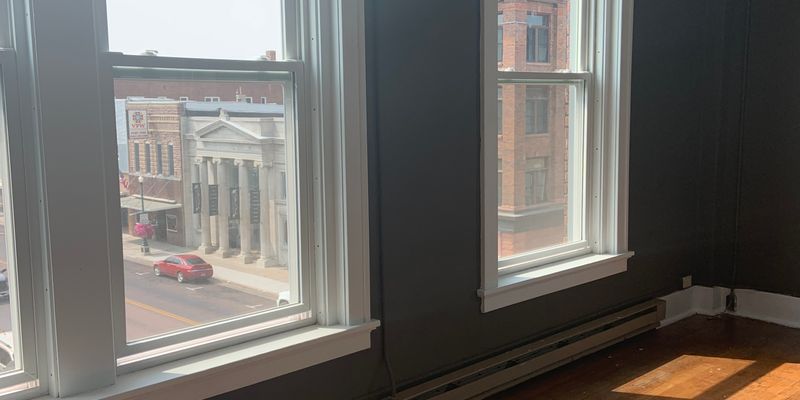 Mitchell Apartment: 304 North Main Street