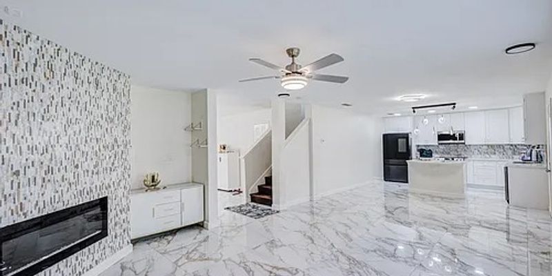 Euless House: 519 Darlene Trail