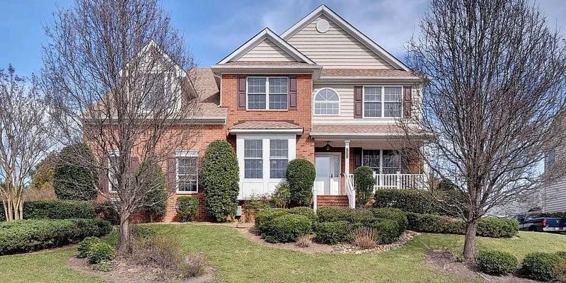 Williamsburg House: 3932 Powhatan Pkwy