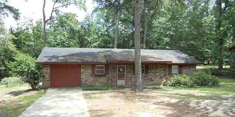 Ozark House: 2168 Faust Ave