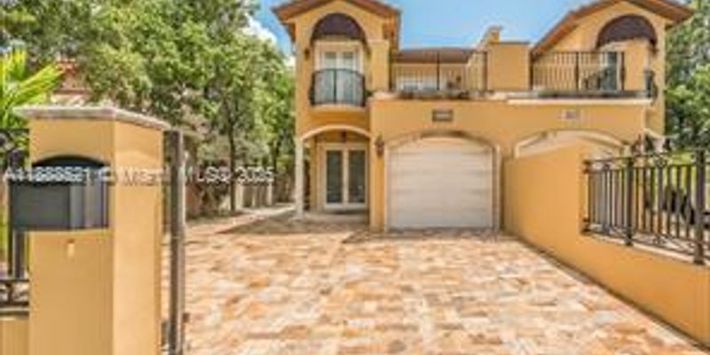 Miami House: 3065 Allamanda Street