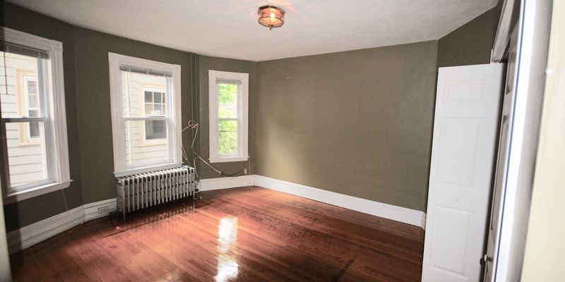 Boston Apartment: 18 Hinckley St