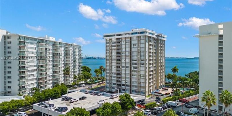 Miami Condo: 1420 Brickell Bay Dr