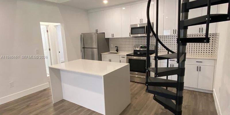 Miami Beach Apartment: 7411 Carlyle Ave