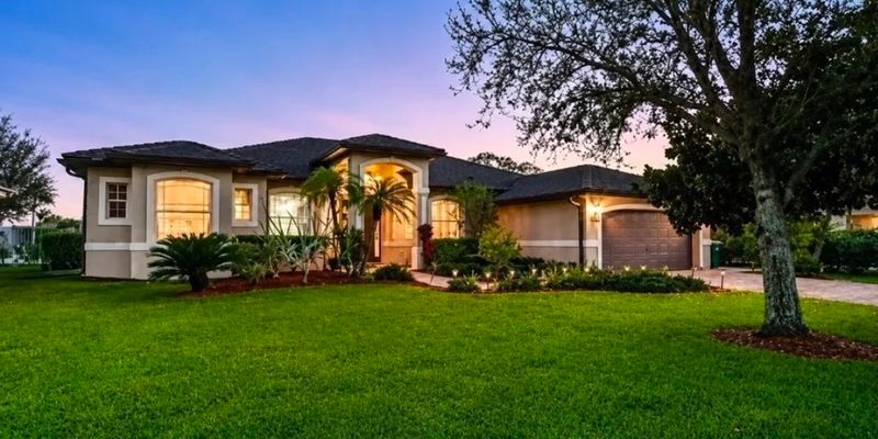 Naples House: 1028 Port Orange Ct