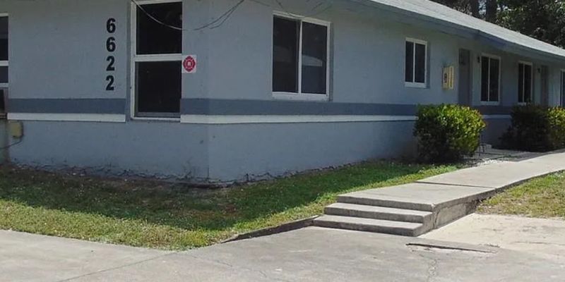 Davie Apartment: 6622 SW 48th St