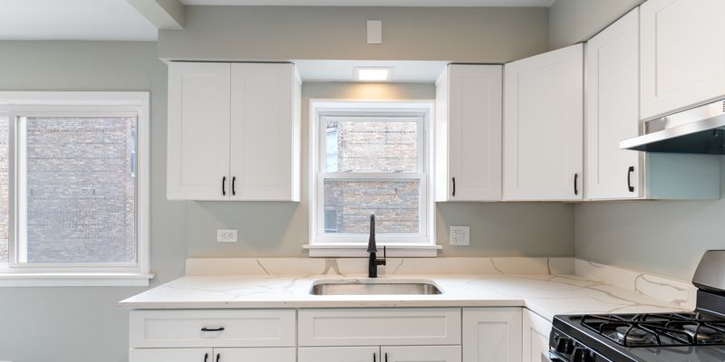 Chicago Apartment: 2457 W 69th St