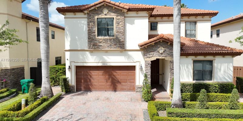 Doral House: 8800 NW 98th Ct #8800