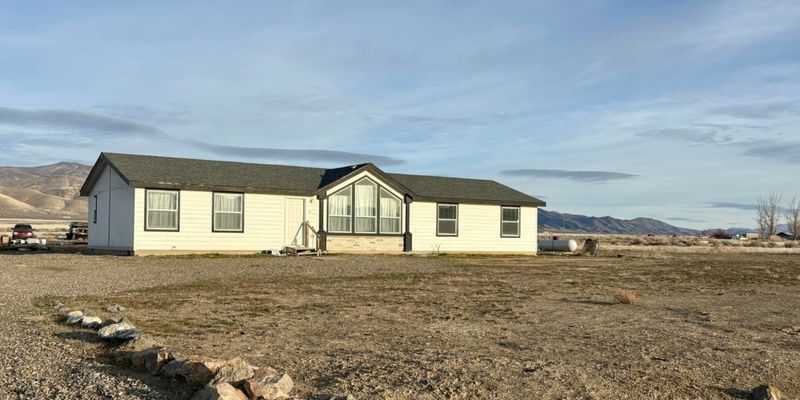 Winnemucca House: 1415 Van Diest Rd
