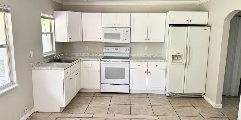 Bonita Springs House: 27635 Franklin St