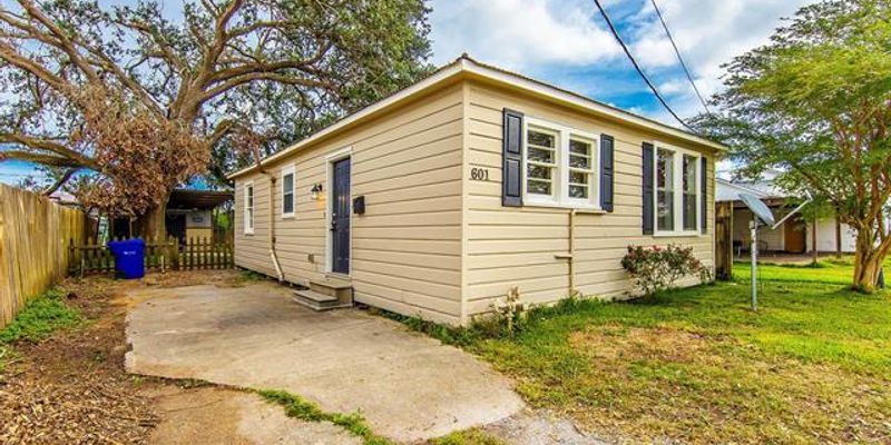 Thibodaux House: 601 Poplar St