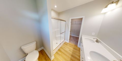 1004-Moen-Loop-Master-Bath.jpg